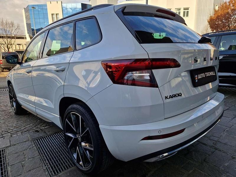 Usata Skoda Karoq SportLine 190 CV (139 kW) 2021 Moonweiss metallic SUV