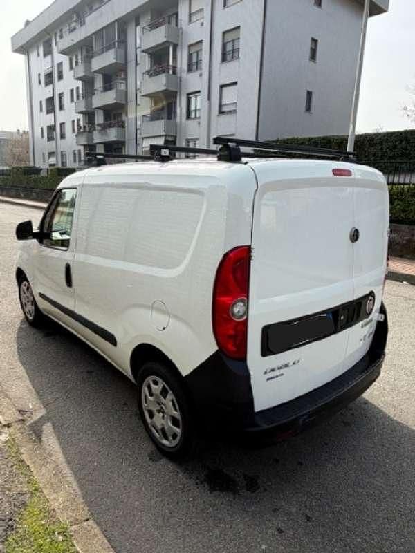 Usata Fiat Doblò Active 103 CV (75 kW) 2021 Bianco Monovolume