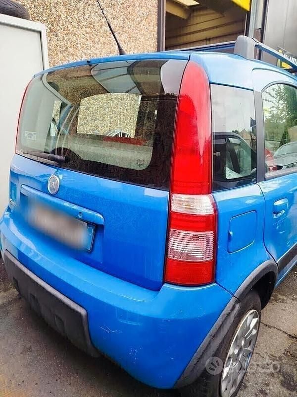 Usata Fiat Panda 4x4 Climbing 60 CV (44 kW) 2005 Blu Utilitaria