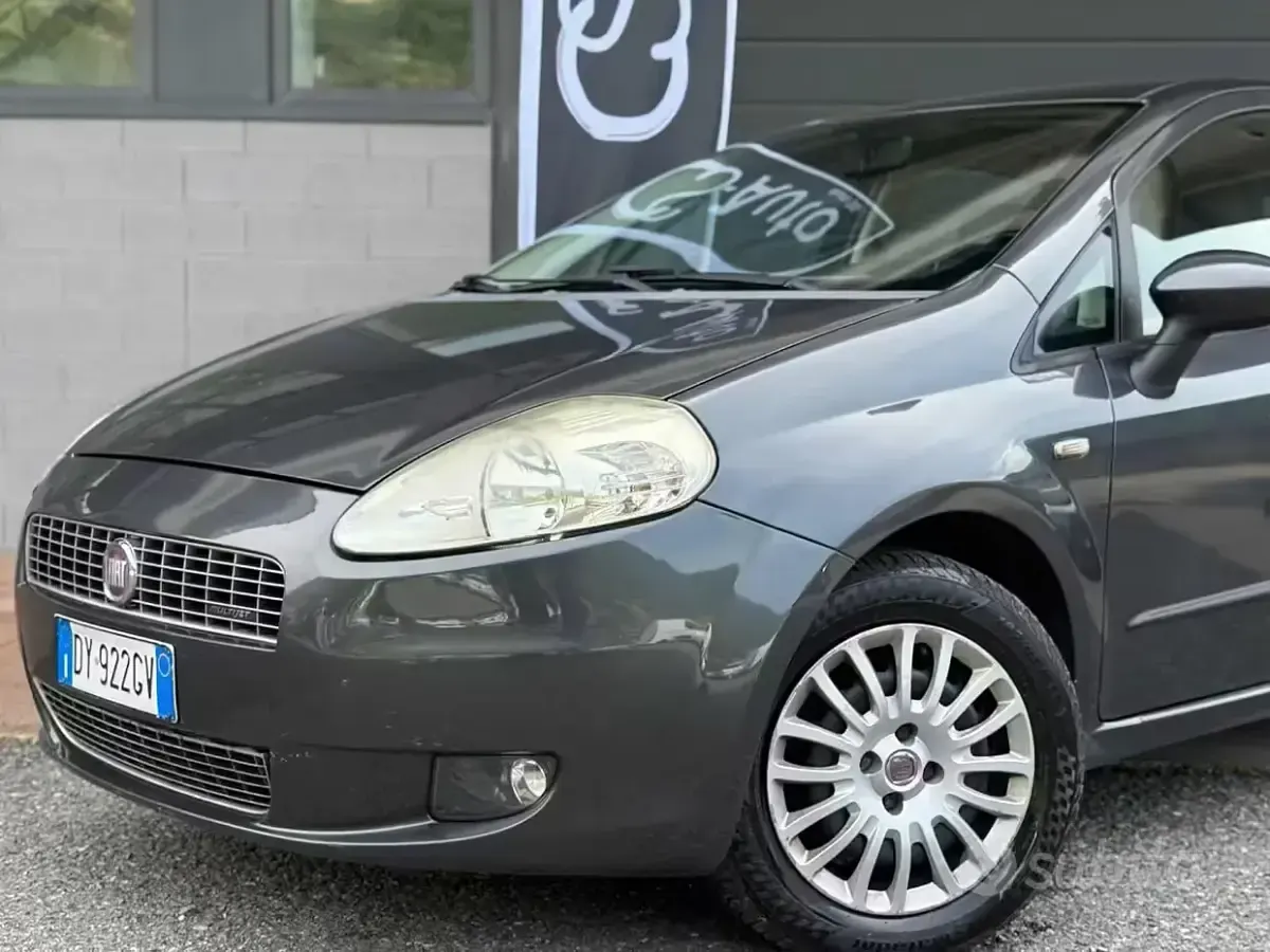 Usata Fiat Punto Active 69 CV (50 kW) 2009 Grigio Utilitaria