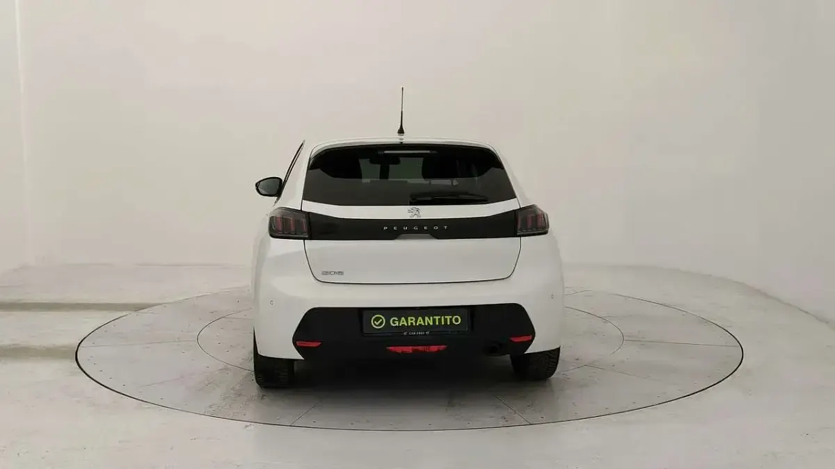 Usata Peugeot 208 Allure 102 CV (75 kW) 2021 Bianco Utilitaria