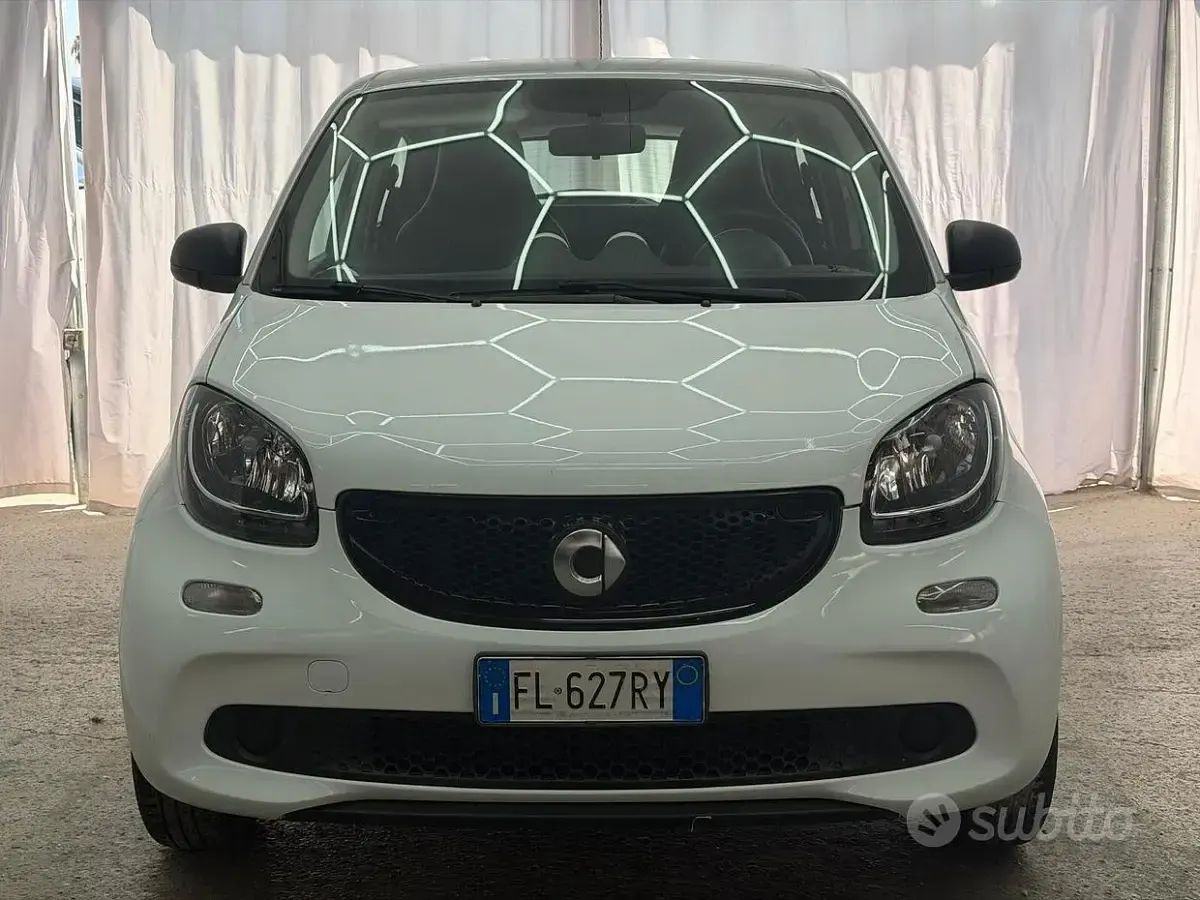 Usata Smart ForFour Passion 71 CV (52 kW) 2017 Bianco Utilitaria