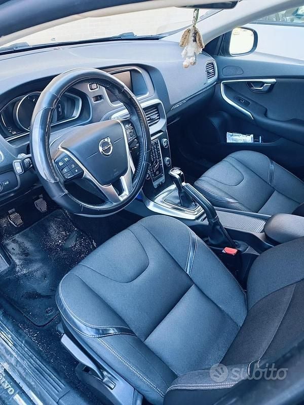 Usata Volvo V40 CC 120 CV (88 kW) 2019 Grigio Station wagon