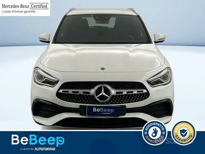 Usata Mercedes GLA200 Premium 150 CV (110 kW) 2021 Bianco pastello SUV