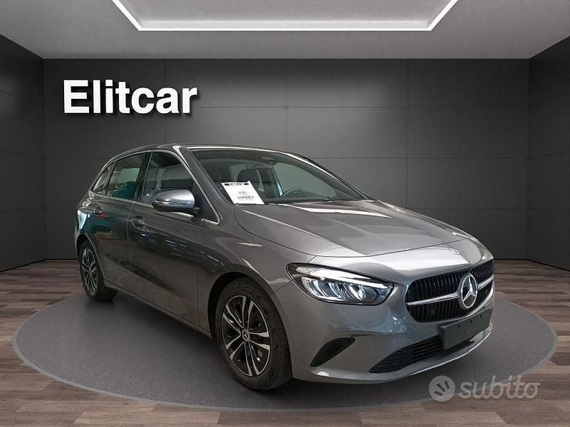 Usata Mercedes B200 Progressive 163 CV (119 kW) 2024 Grigio Monovolume