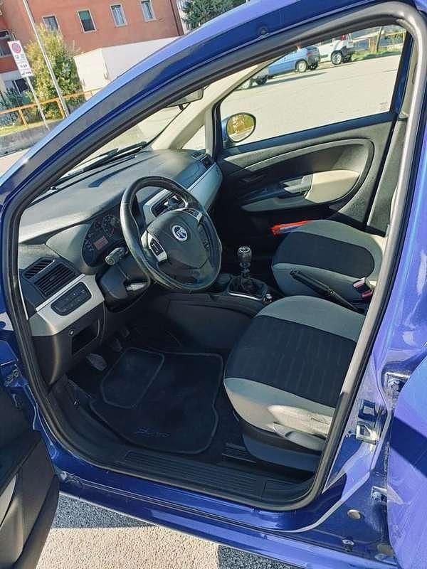 Usata Fiat Grande Punto Active 65 CV (47 kW) 2007 Blu/azzurro Utilitaria