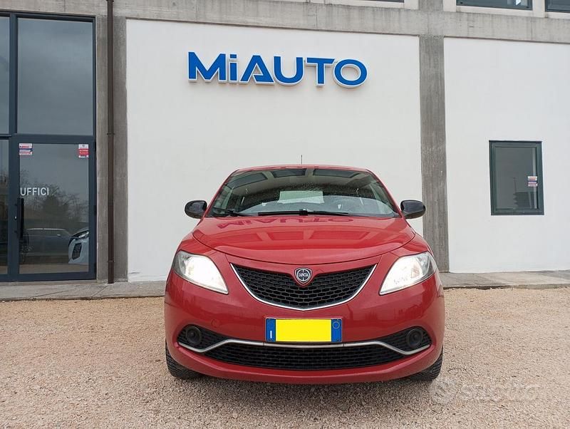 Usata Lancia Ypsilon 69 CV (50 kW) 2018 Rosso Utilitaria