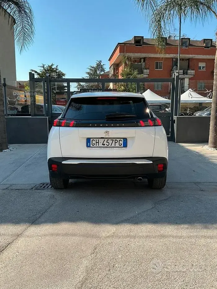 Usata Peugeot 2008 Allure 131 CV (96 kW) 2021 Bianco SUV