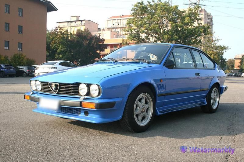 Usata Alfa Romeo GTV 131 CV (96 kW) 1983 Blu/azzurro Coupé