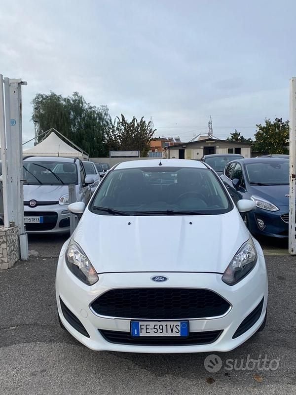 Bianco Usata 2016 Ford Fiesta Titanium Tre volumi | 5700 € (Ottimo prezzo) - Immagine 1/4
