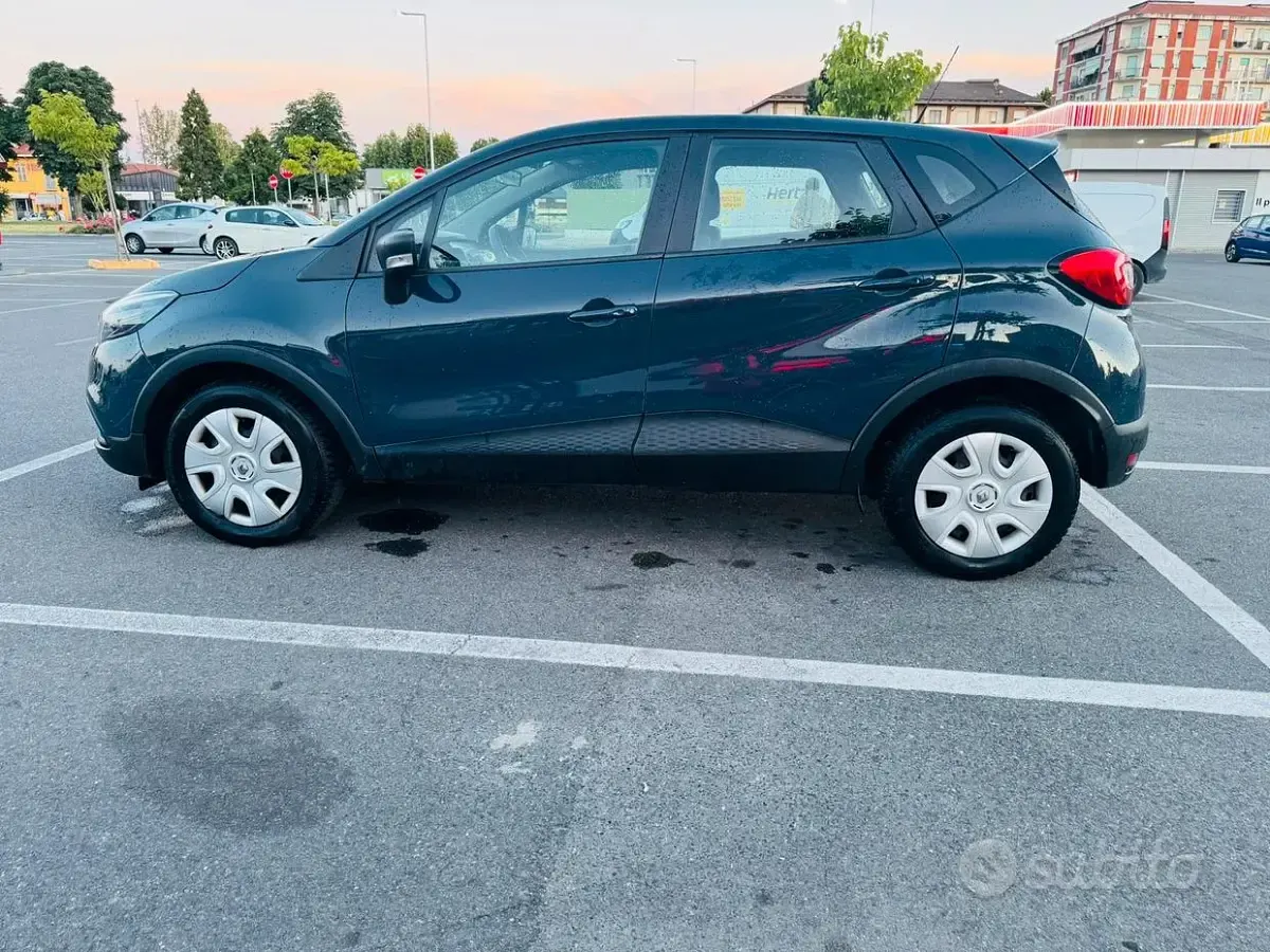 Usata Renault Captur 90 CV (66 kW) 2015 Bluazzurro SUV