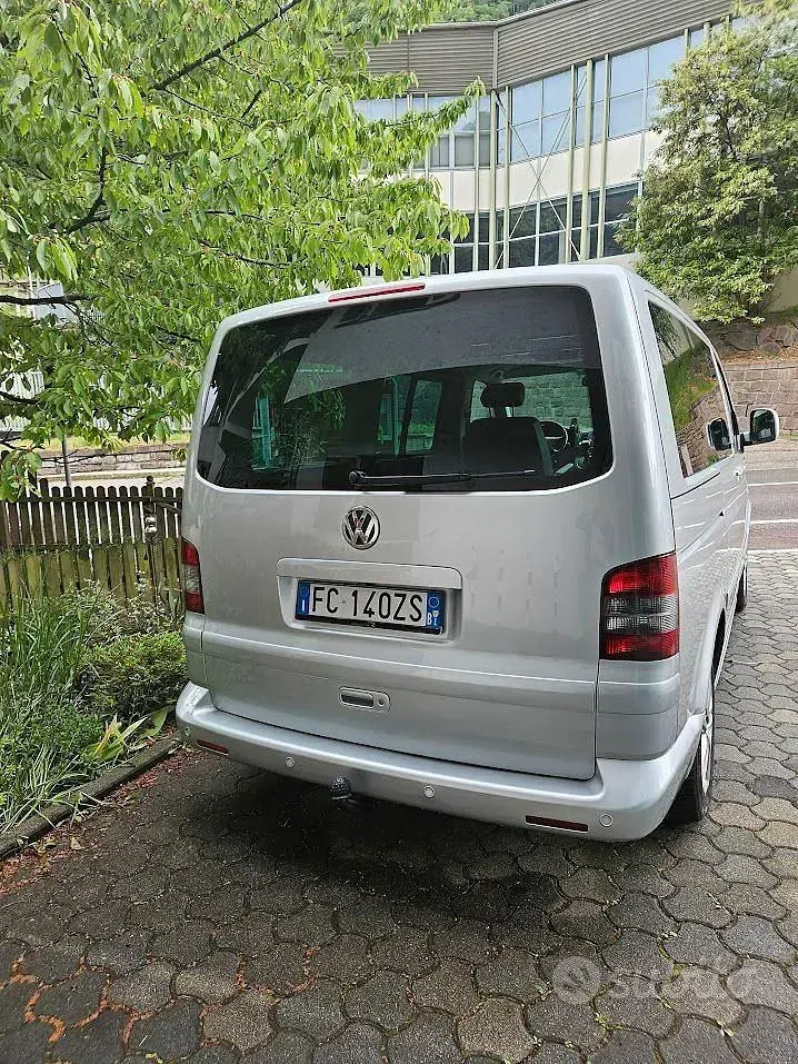 Usado VW T5 174 HP (127 kW) 2008 Cinzento Van