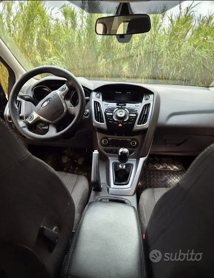 Usata Ford Focus Titanium 115 CV (84 kW) 2012 Grigio Station wagon