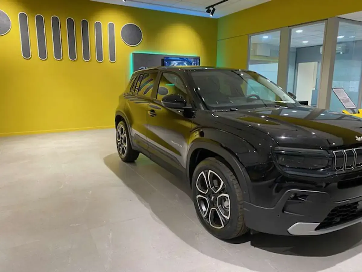 Nuova Jeep Avenger Summit 109 CV (80 kW) 2025 Granite SUV