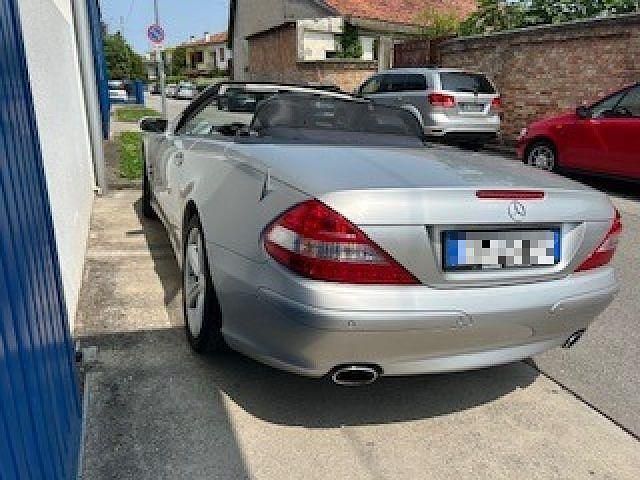 Usata Mercedes SL350 245 CV (180 kW) 2004 Grigio / metallizzato Cabrio