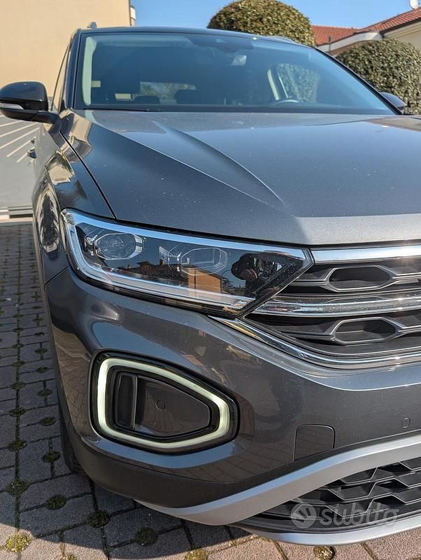 Usata VW T-Roc Style 110 CV (80 kW) 2024 Grigio SUV