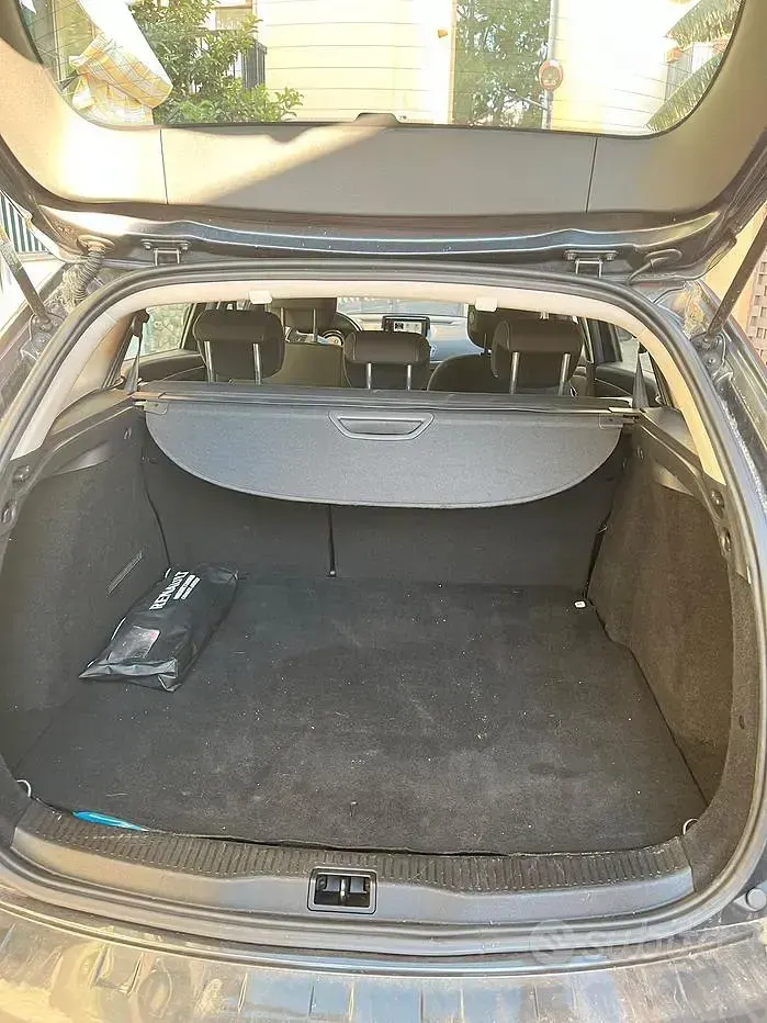 Usata Renault Mégane GrandTour 110 CV (80 kW) 2014 Bluazzurro Station wagon