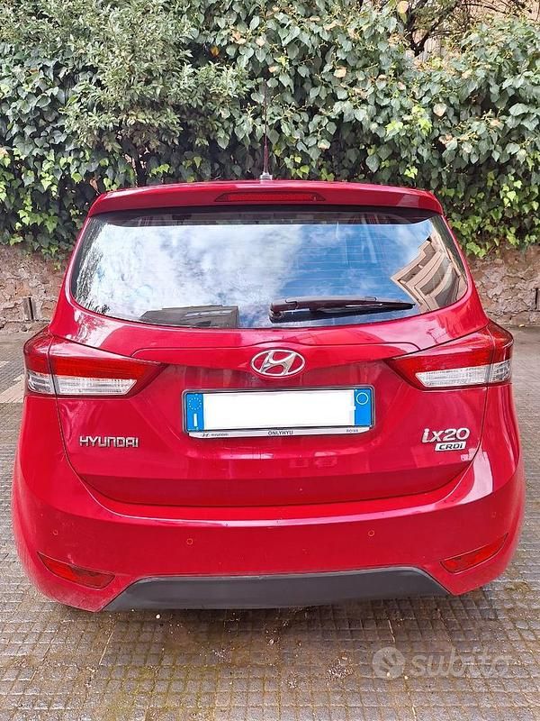 Usata Hyundai ix20 Comfort 116 CV (85 kW) 2014 Rosso Utilitaria