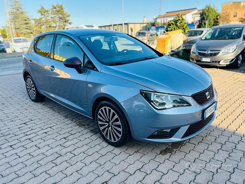 Usata Seat Ibiza CONNECT 75 CV (55 kW) 2016 Blu Berlina