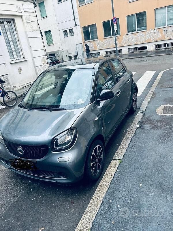 Usata Smart ForFour 71 CV (52 kW) 2016 Grigio Utilitaria