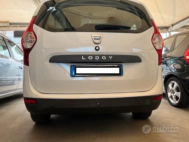 Usata Dacia Lodgy 80 CV (58 kW) 2015 Bianco Monovolume