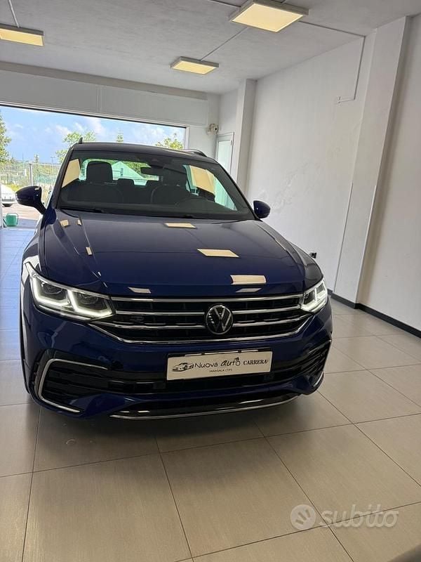 Usata VW Tiguan R-line 150 CV (110 kW) 2024 Blu SUV