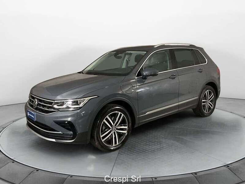 Grigio Usata 2021 VW Tiguan Elegance SUV | 26.400 € (Buon prezzo) - Immagine 1/4