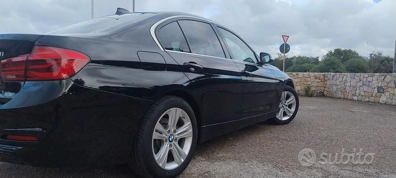 Begagnad BMW 330 184 HK (135 kW) 2017 Svart Sedan
