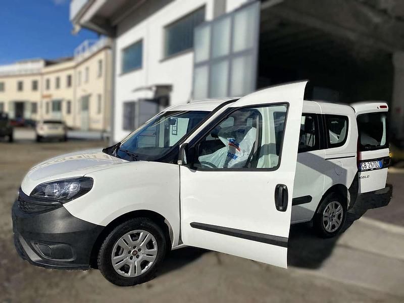 Usata Fiat Doblò Easy 95 CV (69 kW) 2020 Bianco Monovolume