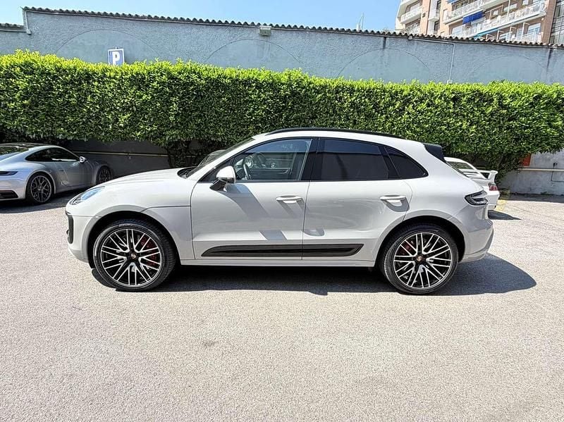 Usata Porsche Macan 441 CV (324 kW) 2024 Grigio gesso SUV