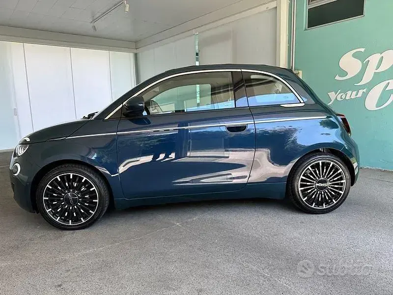 Usata Fiat 500C La Prima 86 kW (118 CV) 2022 Blu/azzurro Cabrio