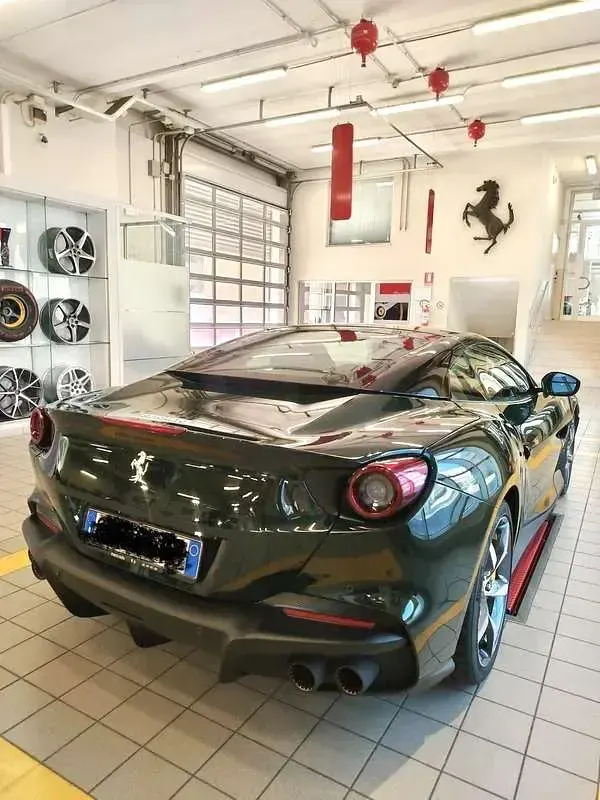 Usata Ferrari Portofino 620 CV (456 kW) 2022 Verde Cabrio