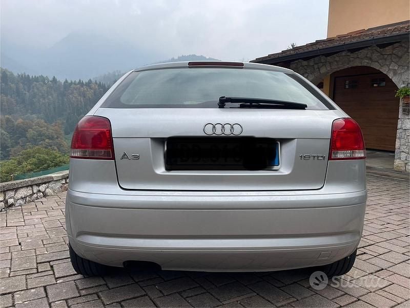 Usata Audi A3 105 CV (77 kW) 2005 Grigio Berlina
