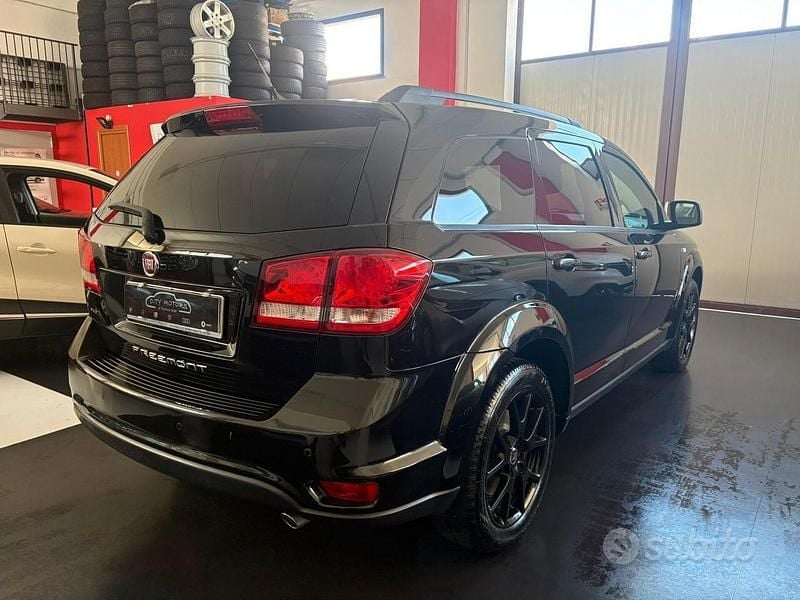 Usata Fiat Freemont Black Code 170 CV (125 kW) 2014 Nero SUV