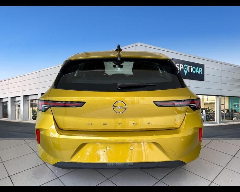 Usata Opel Astra Edition 110 CV (80 kW) 2024 Kult yellow kult yellow Berlina