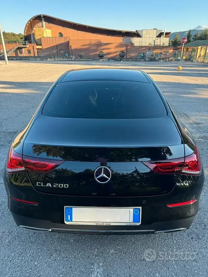 Usata Mercedes CLA200 163 CV (119 kW) 2020 Nero Coupé