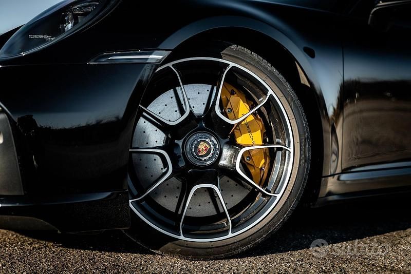 Usata Porsche 992 650 CV (478 kW) 2021 Nero Coupé