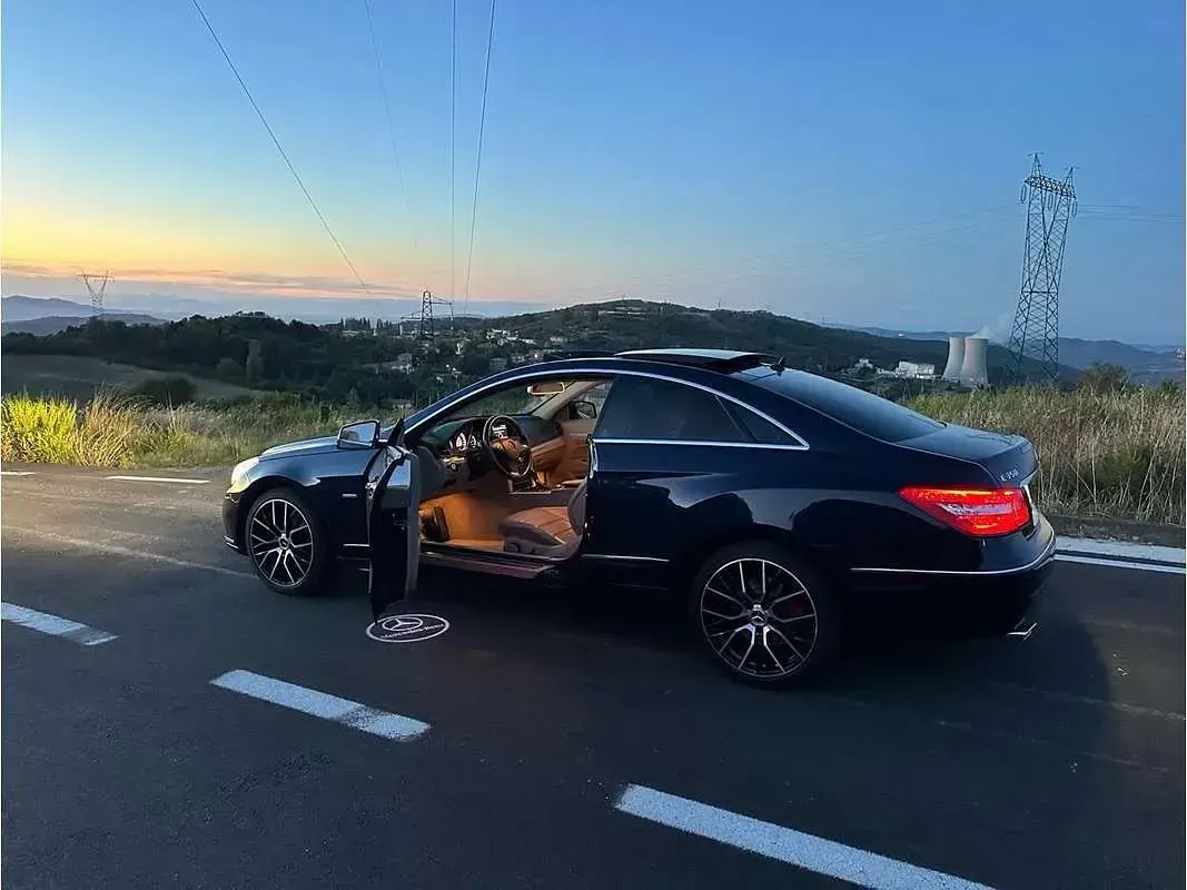 Usata Mercedes E350 Avantgarde 231 CV (169 kW) 2010 Blu Berlina