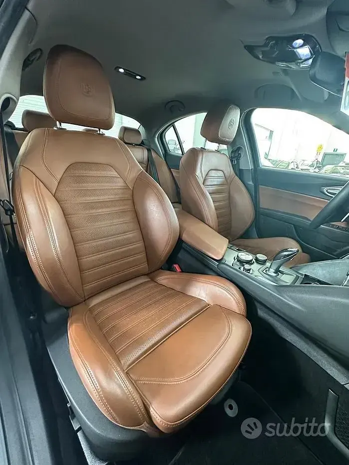 Begagnad Alfa Romeo Giulia Veloce 211 HK (155 kW) 2019 Grå Sedan