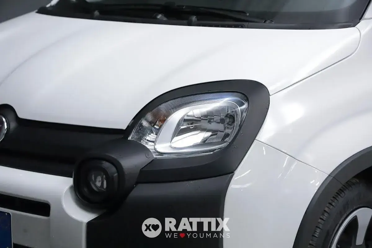 Usata Fiat Panda Cross Cross 70 CV (51 kW) 2025 White solid Utilitaria
