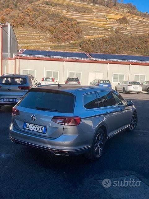 Usata VW Passat Executive 190 CV (139 kW) 2020 Grigio Station wagon