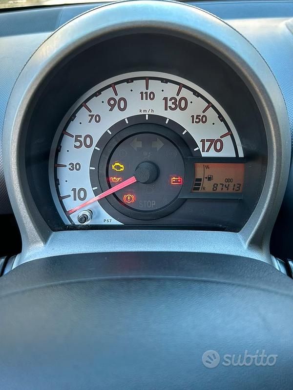 Usata Toyota Aygo 68 CV (50 kW) 2008 Grigio Utilitaria