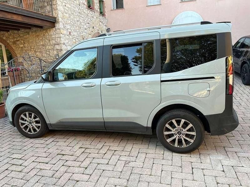 Grigio Usata 2024 Ford Tourneo Courier Titanium Monovolume | 19.000 € (Ottimo prezzo) - Immagine 1/4