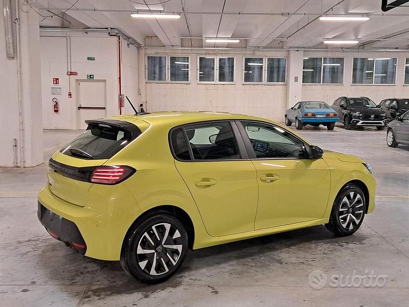 Usata Peugeot 208 Style 75 CV (55 kW) 2024 Giallo Utilitaria