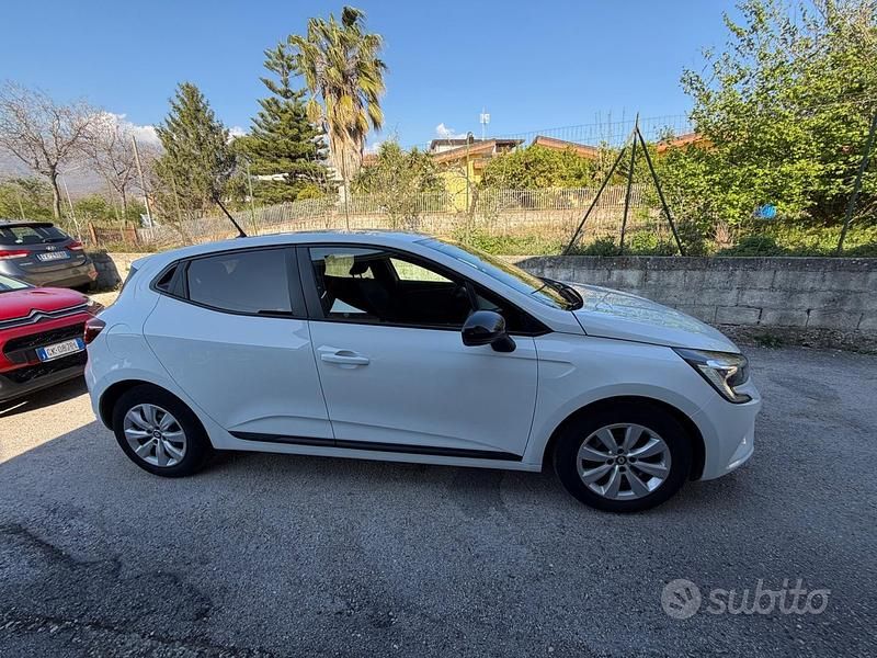 Usata Renault Clio V Life 100 CV (73 kW) 2021 Bianco Berlina