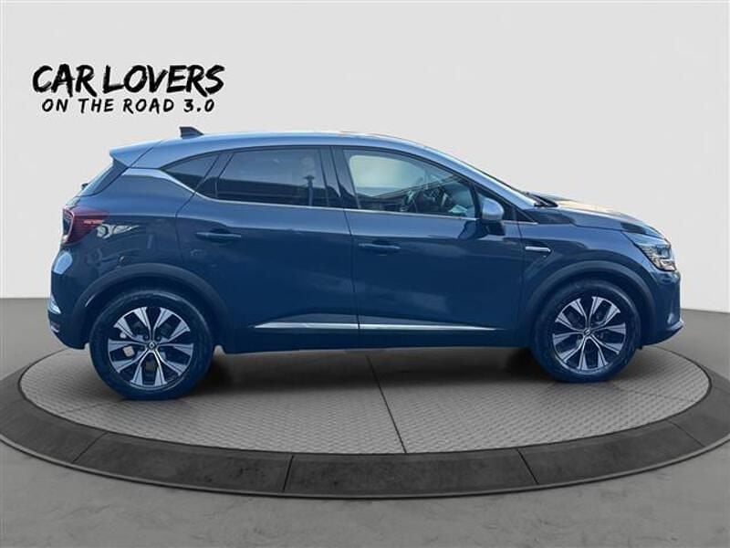 Usata Renault Captur Techno 145 CV (106 kW) 2023 Blu scuro SUV