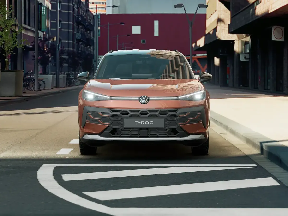Nuova VW T-Roc Style 150 CV (110 kW) 2026 Flame red metallizzato nero SUV