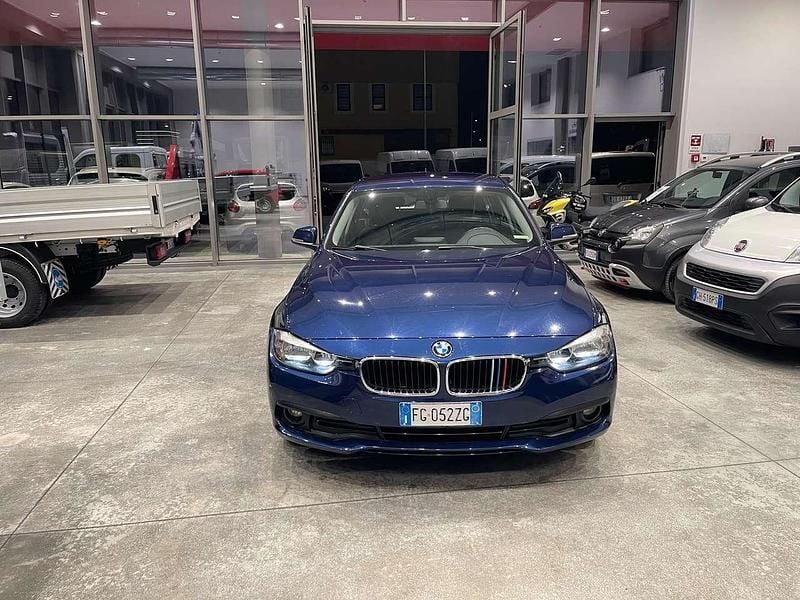 Usata BMW 320 Advantage 190 CV (139 kW) 2017 Blu/azzurro Station wagon
