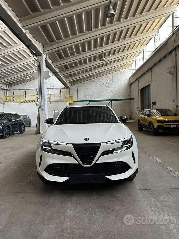 Nuova Alfa Romeo GT Junior 145 CV (106 kW) 2025 Bianco SUV