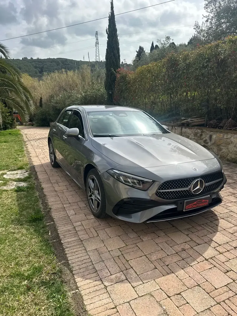 Usata Mercedes A250 AMG Line Premium 306 CV (225 kW) 2025 Gray Berlina